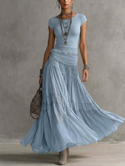 Two-piece set with a short-sleeved top and a bohemian skirt