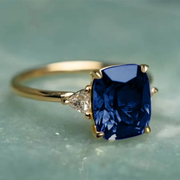 Luck - Blue Zirconia Ring in Gold