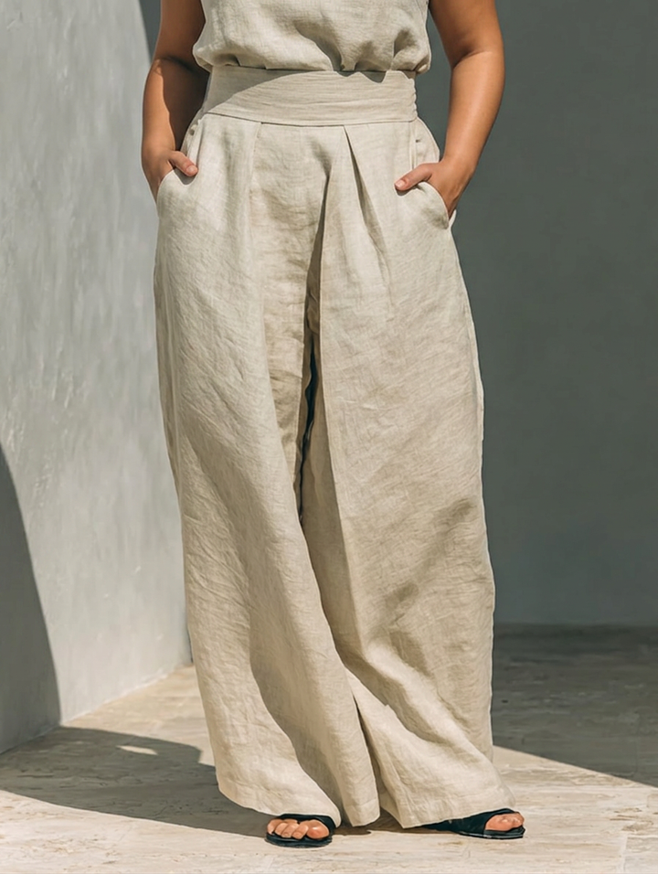 Set consisting of a sleeveless blouse and wide-leg Pants