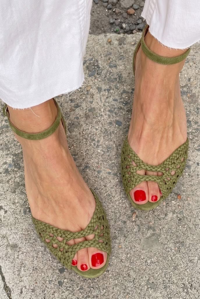 Lei™ | Women's Woven Cut-Out Open-Toe Flat Sandals
