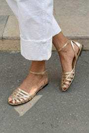 Helia™ | Women's Closed-Toe Woven Flat Sandals