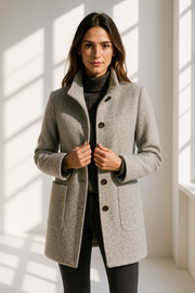 Victoria — Warm, Elegant Coat with a Cosy High Collar