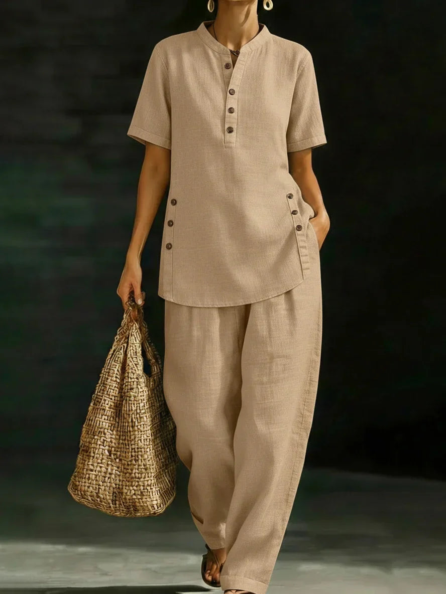 Serena | Classic set with button details
